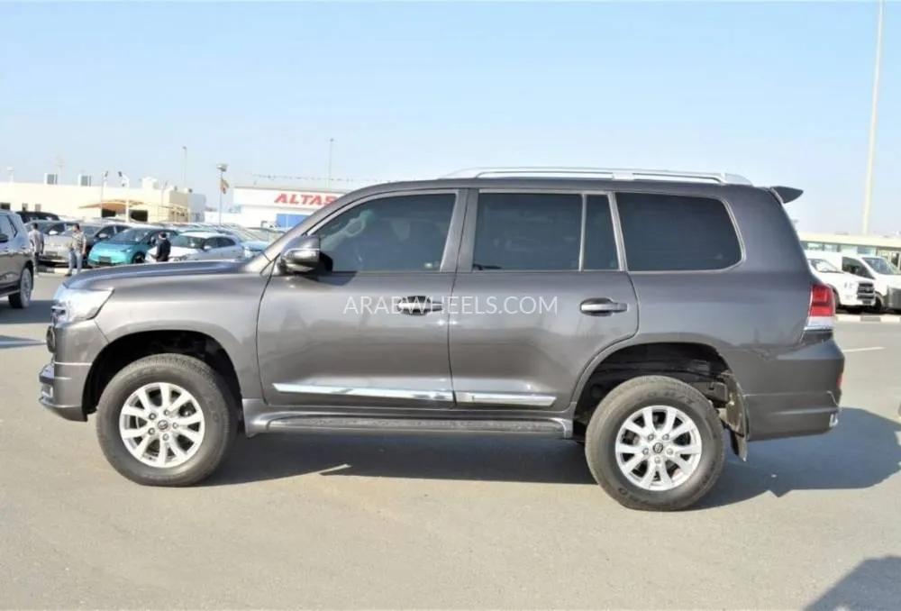Toyota Land Cruiser 2013 for Sale in Dubai Image-8