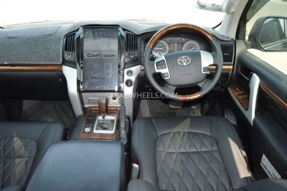 Toyota Land Cruiser 2014 for Sale in Dubai Image-12