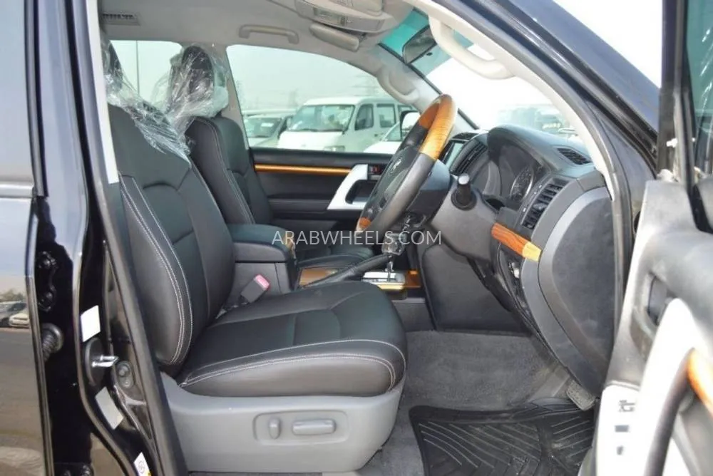 Toyota Land Cruiser 2010 for Sale in Dubai Image-11