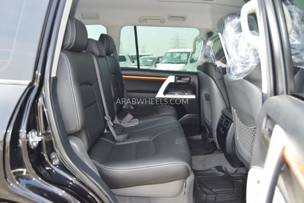 Toyota Land Cruiser 2010 for Sale in Dubai Image-13