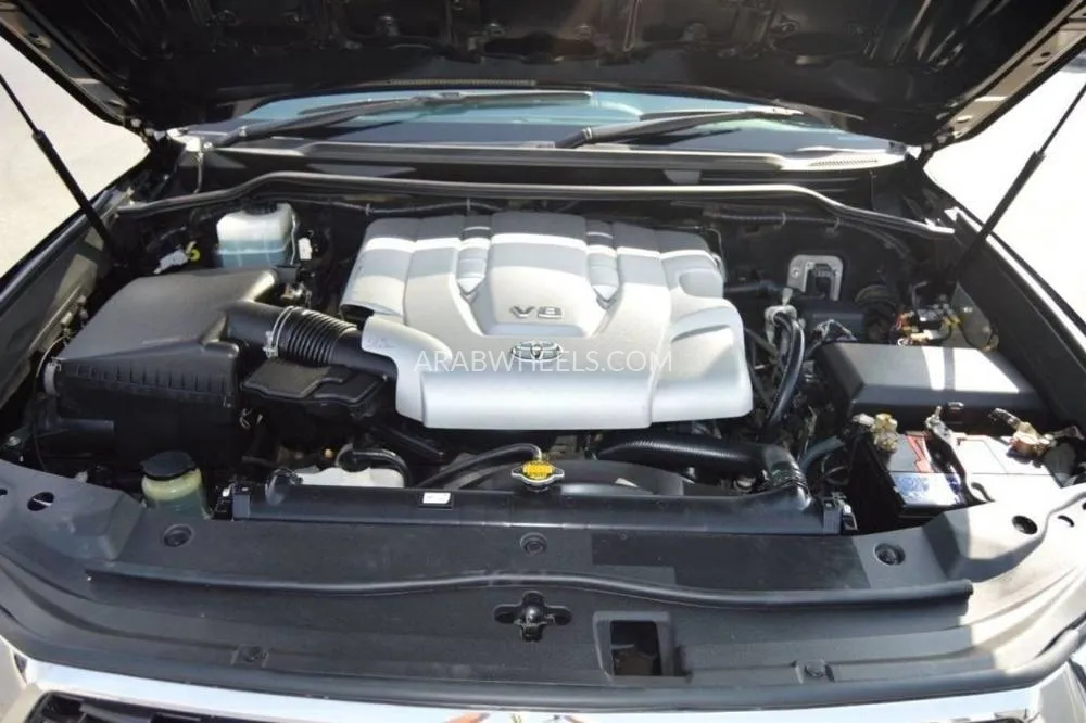 Toyota Land Cruiser 2010 for Sale in Dubai Image-15
