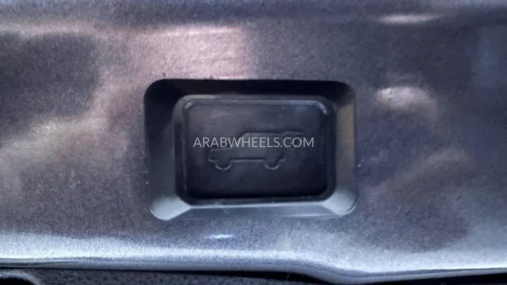 Toyota Rav4 2021 for Sale in Dubai Image-9