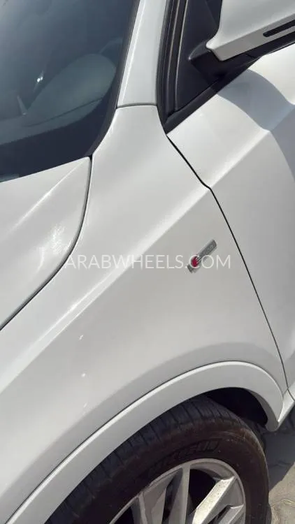 Audi Q3 2018 for Sale in Dubai Image-4