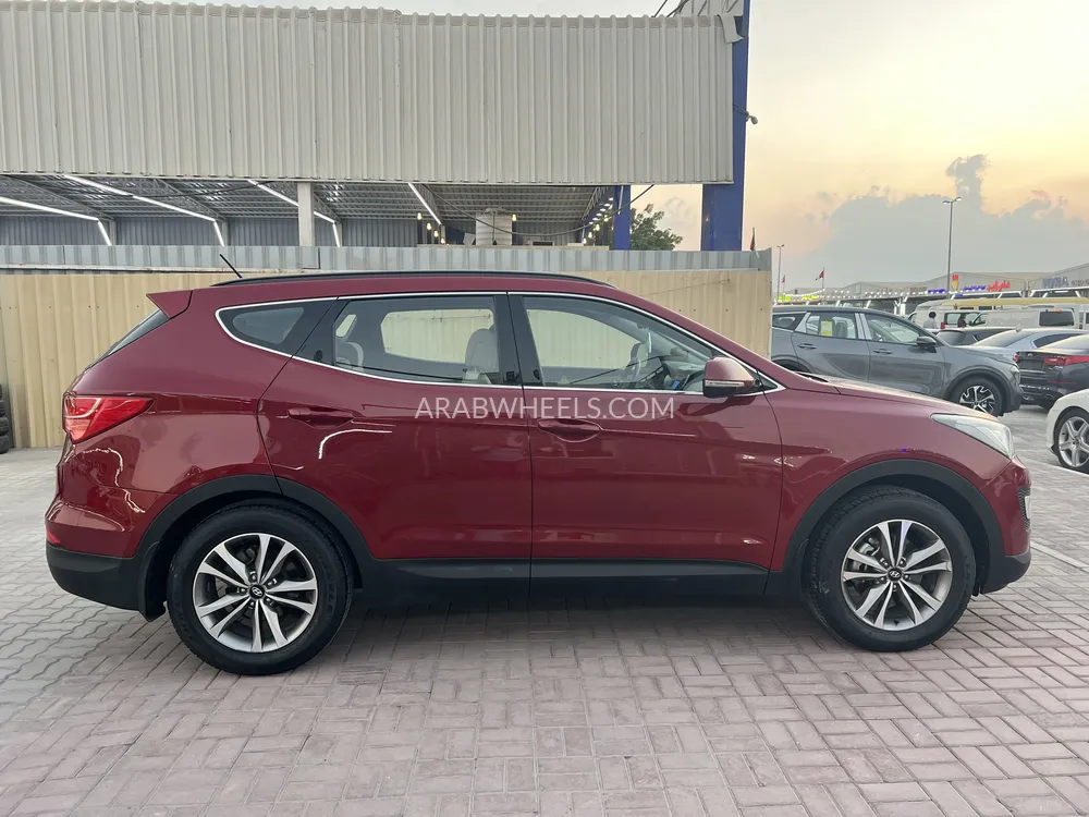 Hyundai Santa Fe 2015 for Sale in Ajman Image-7