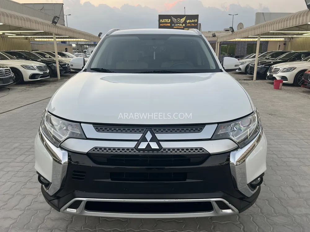 Mitsubishi Outlander 2020 for Sale in Ajman Image-3