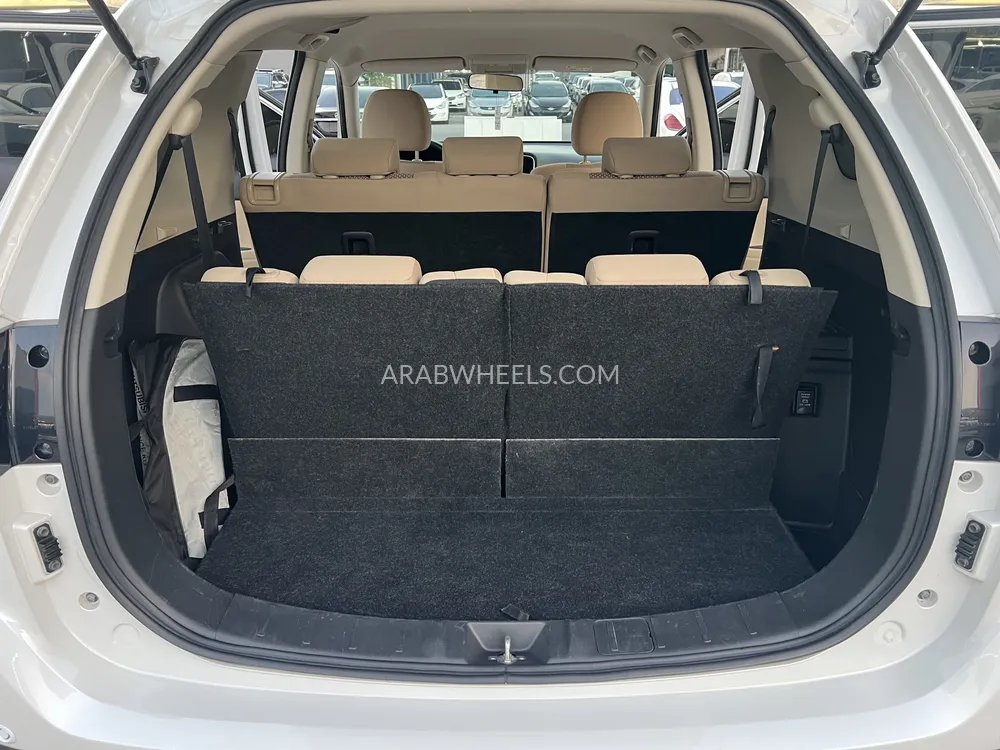 Mitsubishi Outlander 2020 for Sale in Ajman Image-12