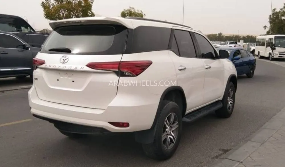 Toyota Fortuner 2021 for Sale in Dubai Image-3