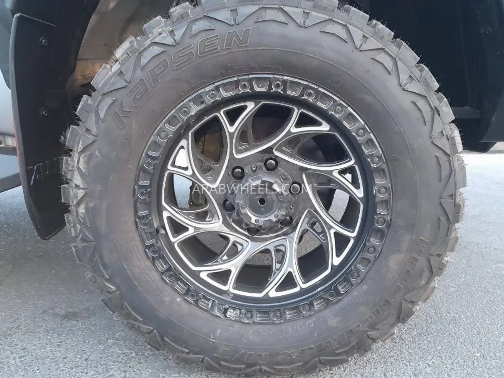 Toyota Hilux 2019 for Sale in Dubai Image-21