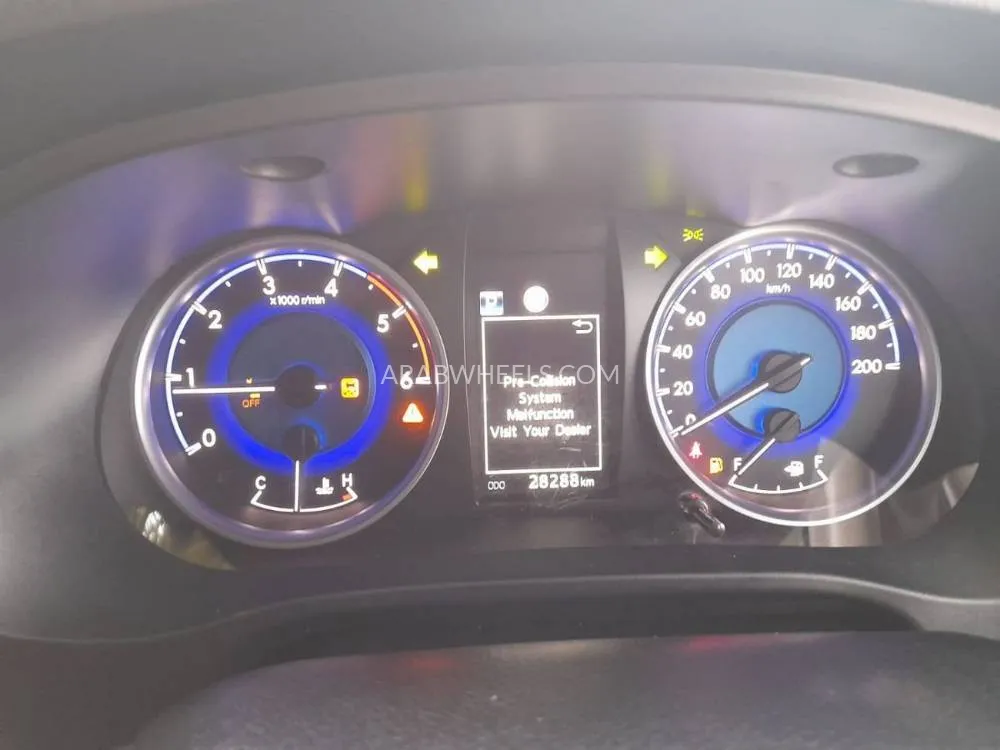 Toyota Hilux 2019 for Sale in Dubai Image-4