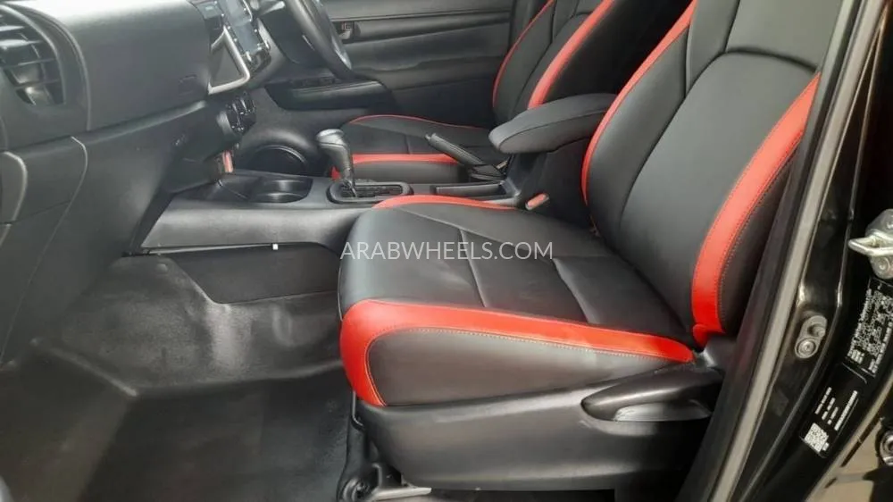 Toyota Hilux 2023 for Sale in Dubai Image-11