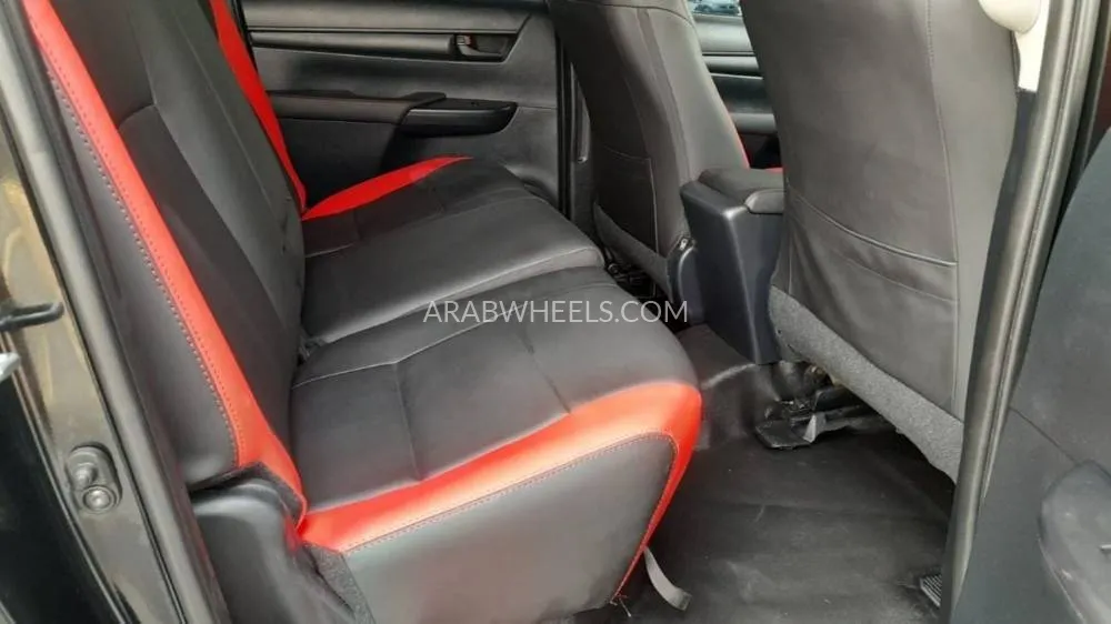 Toyota Hilux 2023 for Sale in Dubai Image-15