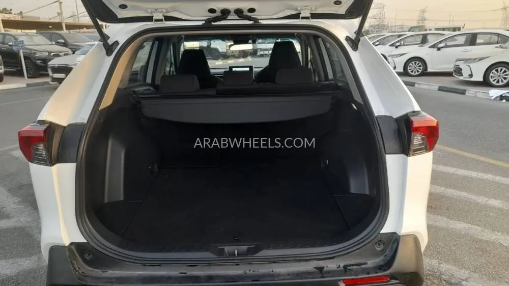 Toyota Rav4 2022 for Sale in Dubai Image-21