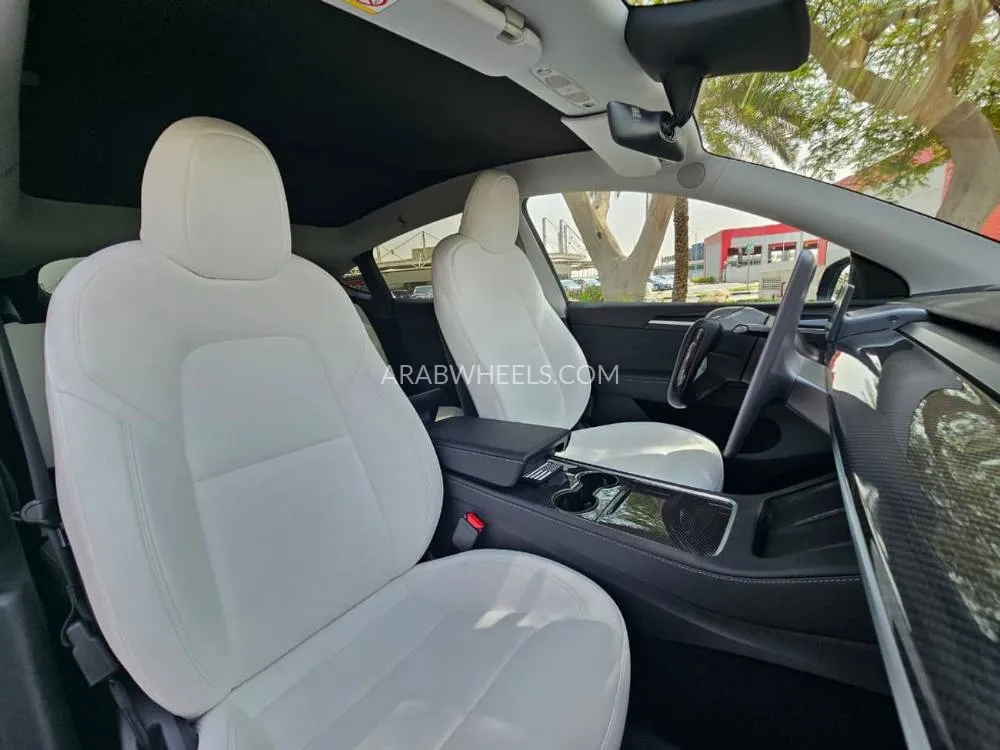 Tesla Model Y 2023 for Sale in Dubai Image-8