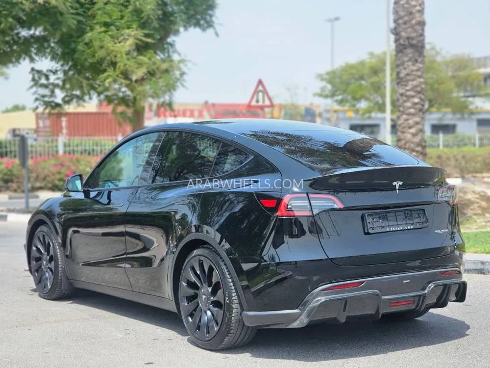 Tesla Model Y 2023 for Sale in Dubai Image-16