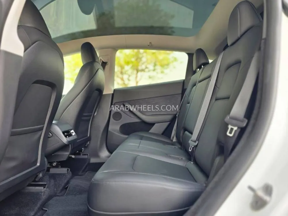 Tesla Model Y 2024 for Sale in Dubai Image-8