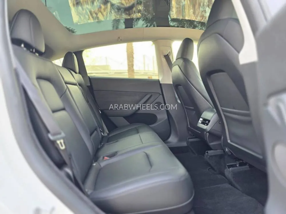 Tesla Model Y 2024 for Sale in Dubai Image-9