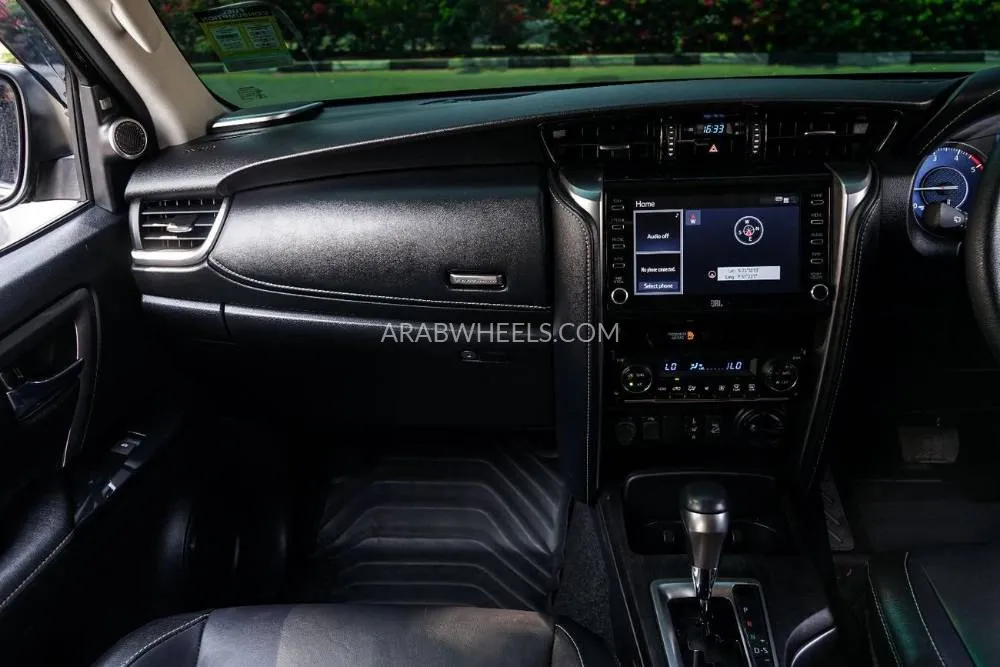 Toyota Fortuner 2022 for Sale in Dubai Image-17