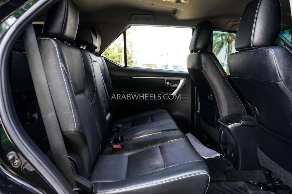 Toyota Fortuner 2022 for Sale in Dubai Image-23
