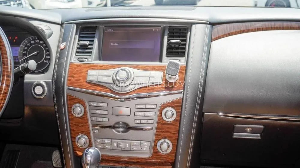 Nissan Patrol 2016 for Sale in Sharjah Image-8