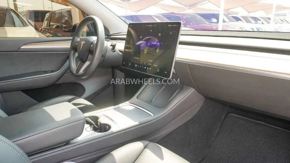 Tesla Model Y 2022 for Sale in Sharjah Image-11