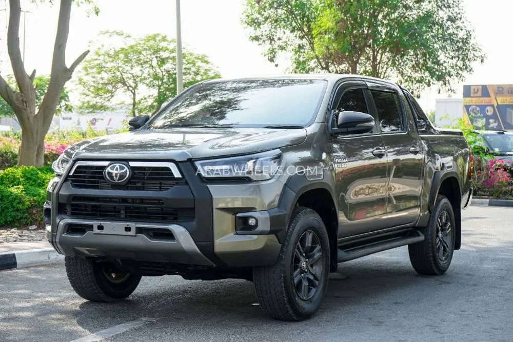 Toyota Hilux 2023 for Sale in Dubai Image-2