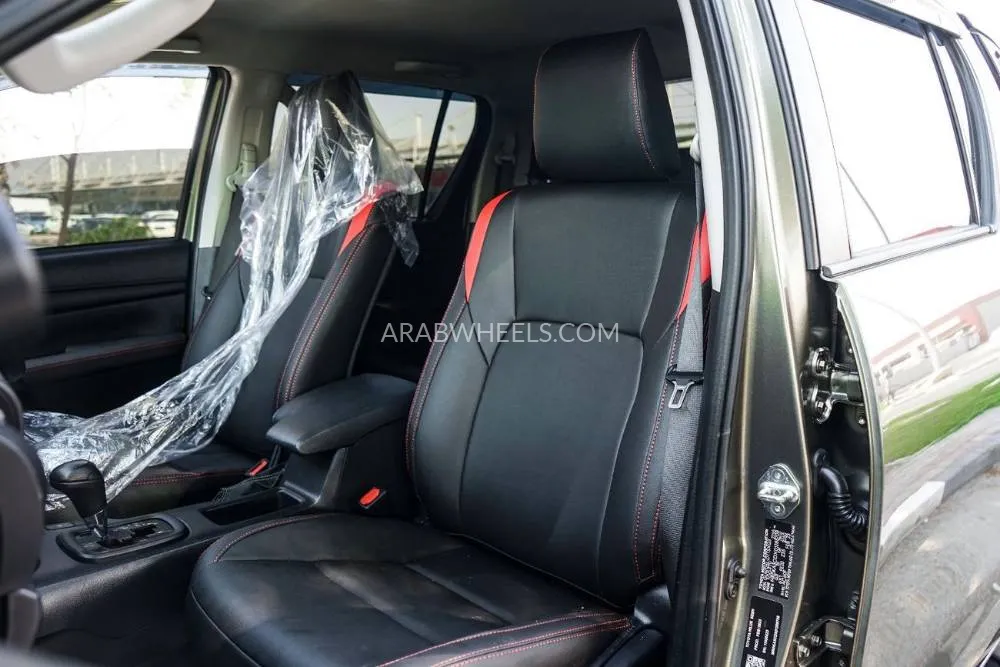 Toyota Hilux 2023 for Sale in Dubai Image-20