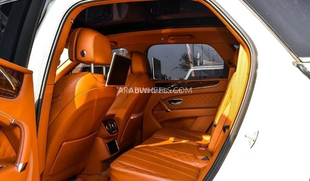 Bentley Bentayga 2017 for Sale in Sharjah Image-7