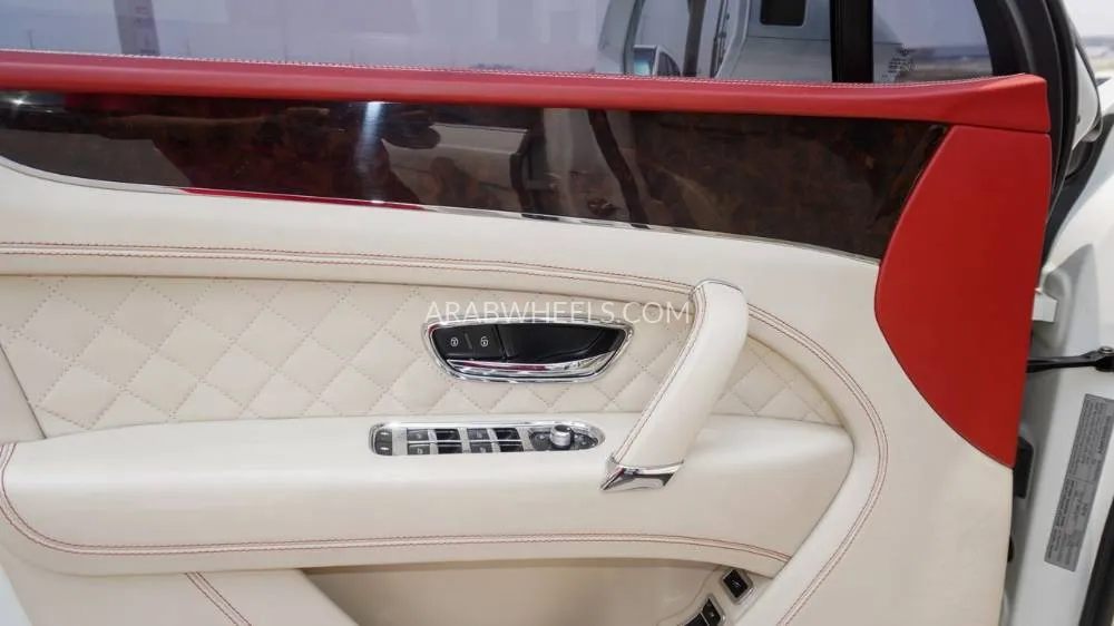 Bentley Bentayga 2017 for Sale in Sharjah Image-8