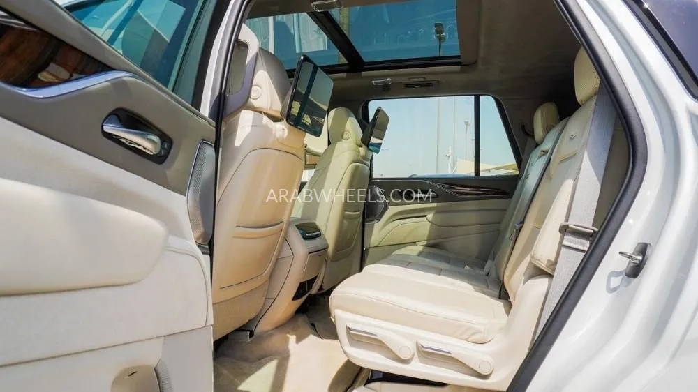 Cadillac Escalade 2021 for Sale in Sharjah Image-16