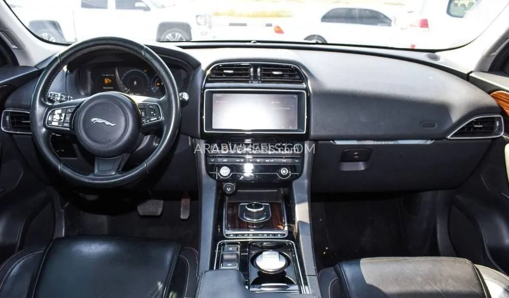 Jaguar F Pace 2017 for Sale in Sharjah Image-5