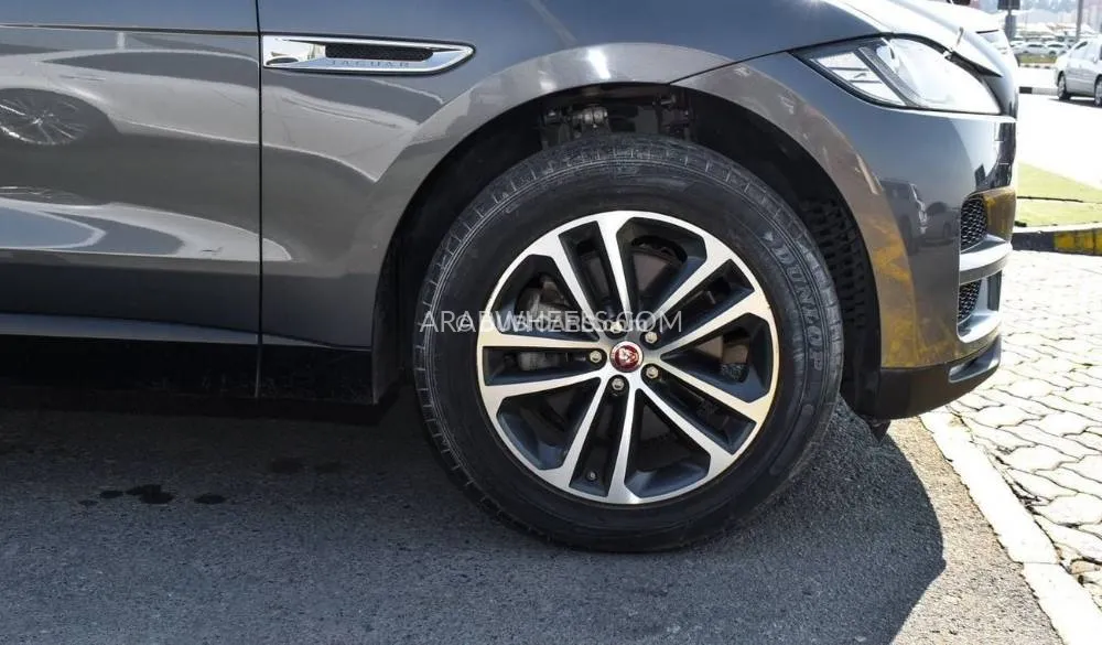 Jaguar F Pace 2017 for Sale in Sharjah Image-15