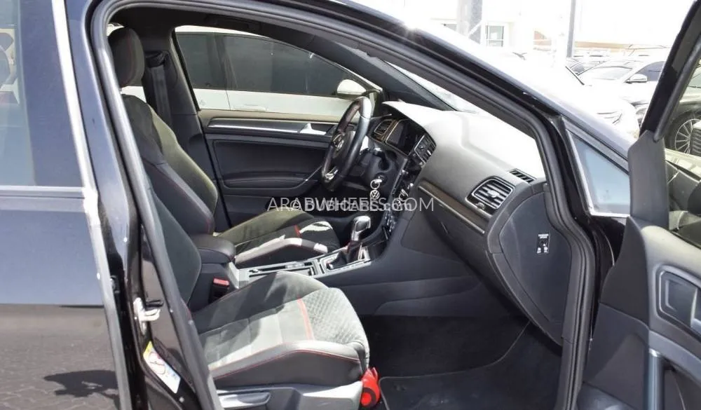 Volkswagen Golf 2019 for Sale in Sharjah Image-6