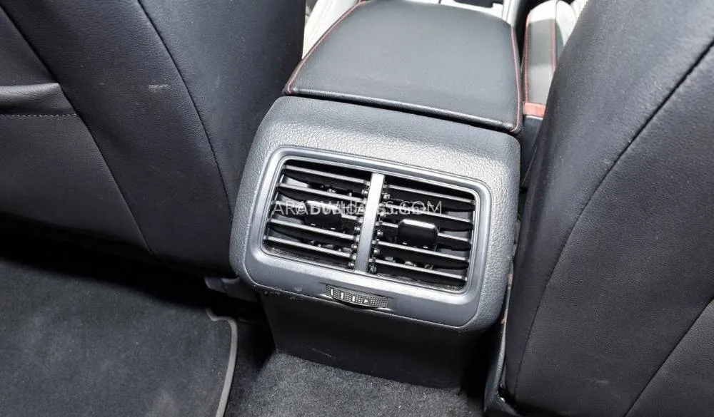 Volkswagen Golf 2019 for Sale in Sharjah Image-8