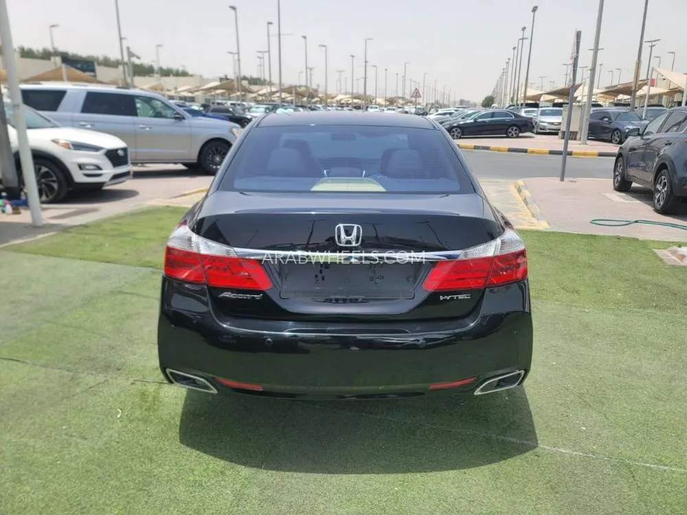 Honda Accord 2015 for Sale in Sharjah Image-10
