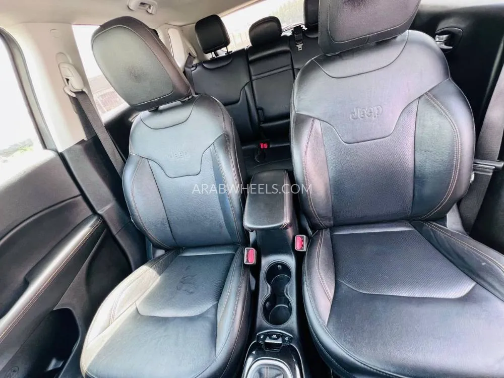 Jeep Compass 2019 for Sale in Sharjah Image-10