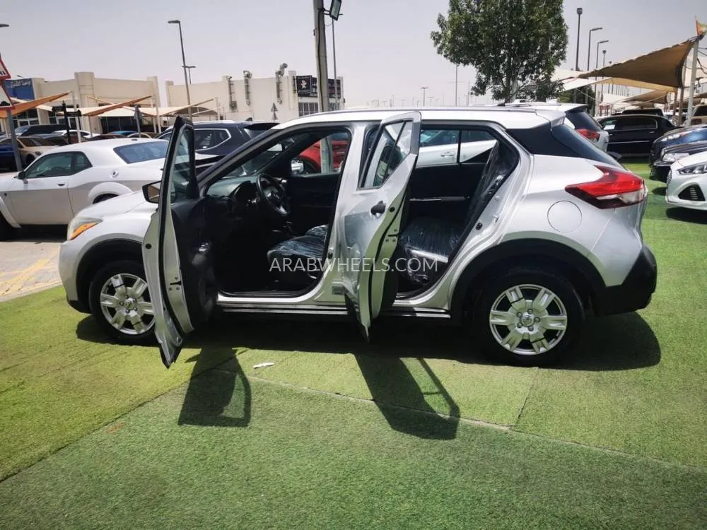 Nissan Kicks 2020 for Sale in Sharjah Image-12
