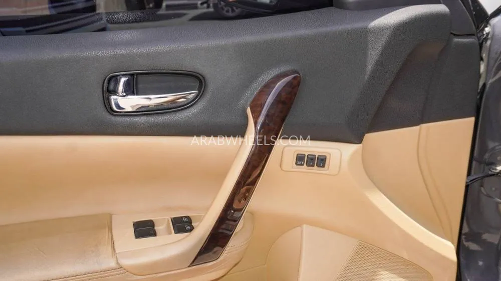 Nissan Maxima 2010 for Sale in Sharjah Image-9
