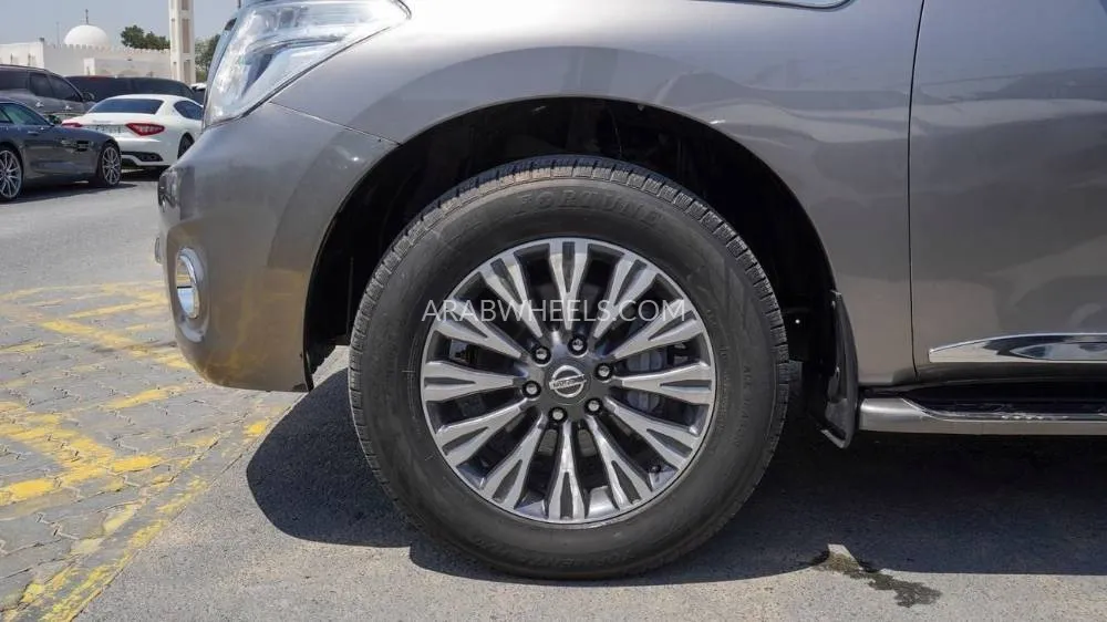 Nissan Patrol 2012 for Sale in Sharjah Image-18