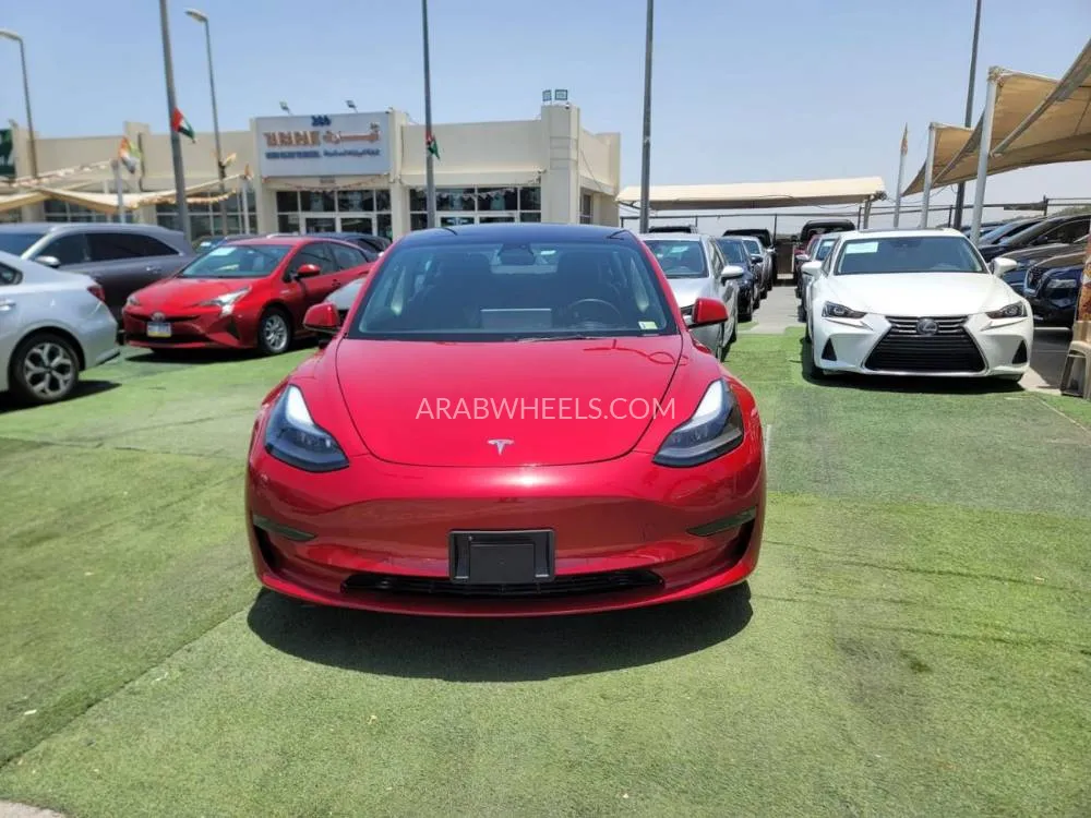 Tesla Model 3 2023 for Sale in Sharjah Image-2