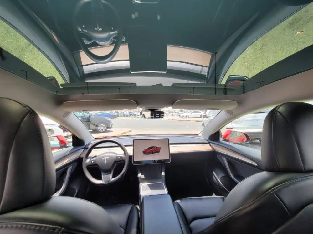 Tesla Model 3 2023 for Sale in Sharjah Image-12