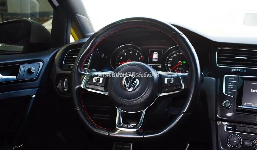 Volkswagen Golf 2015 for Sale in Sharjah Image-8
