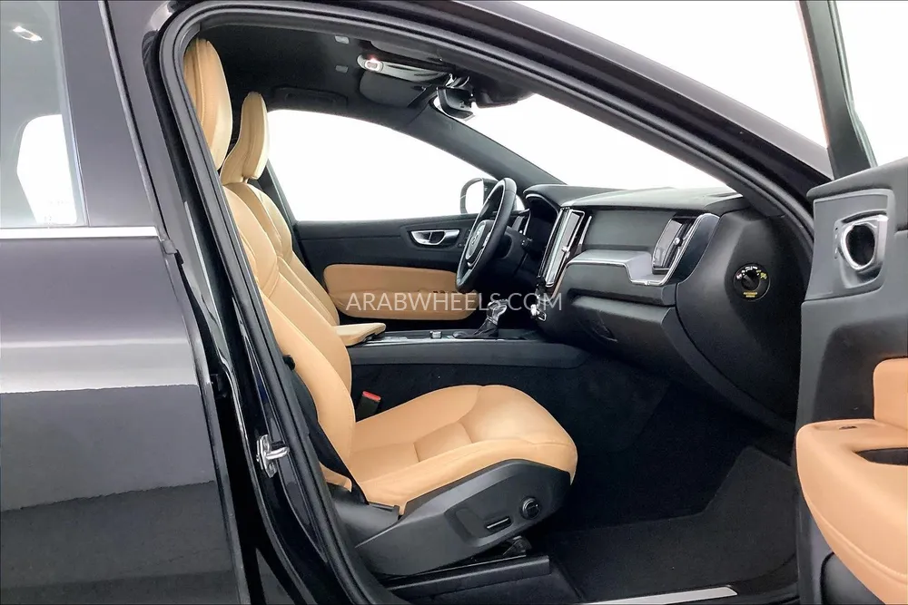 فولفو إكس سي 60 2020 for Sale in دبي Image-13