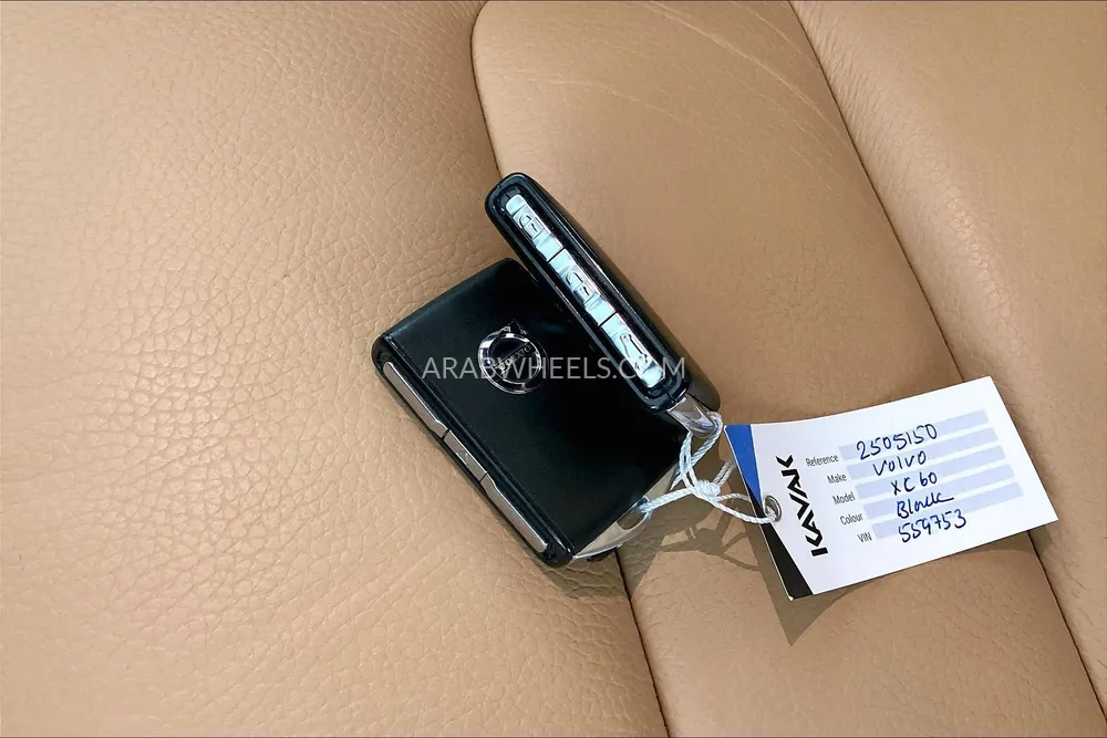 فولفو إكس سي 60 2020 for Sale in دبي Image-19