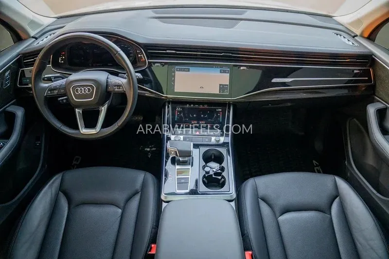 Audi Q7 2023 for Sale in Dubai Image-6