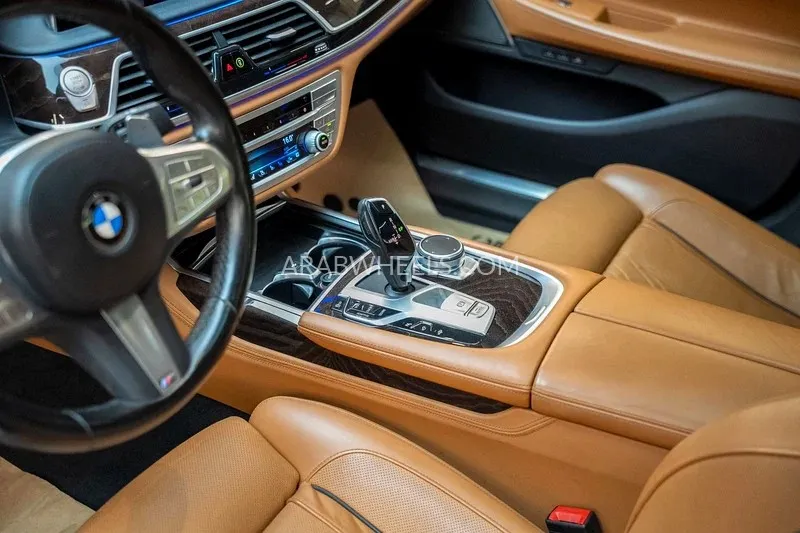 BMW 7 series 2022 for Sale in Sharjah Image-9