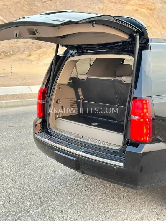 Chevrolet Tahoe 2015 for Sale in Abu Dhabi Image-9