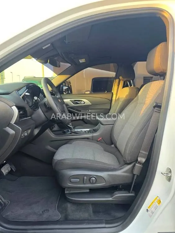 Chevrolet Traverse 2023 for Sale in Sharjah Image-6