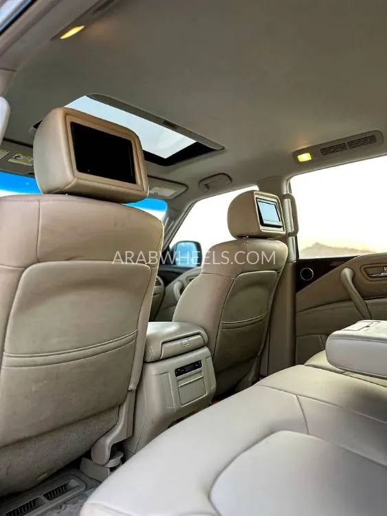 إنفينيتي QX80 2015 for Sale in أبو ظبي Image-8