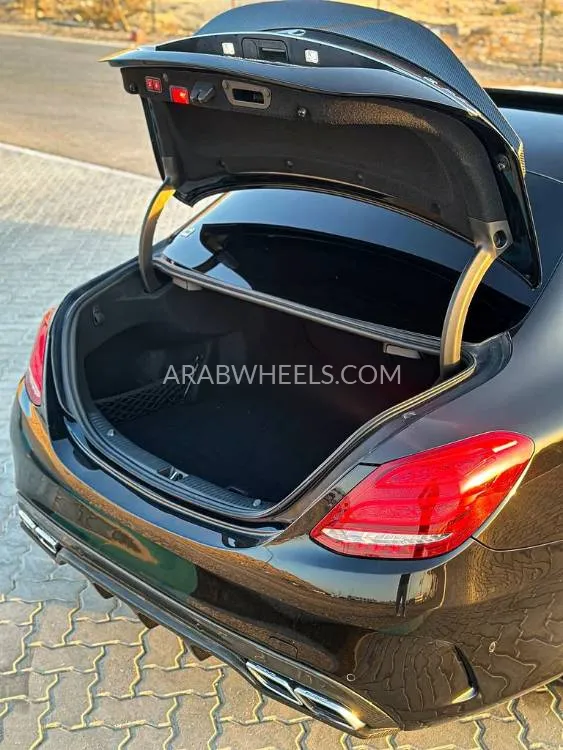Mercedes Benz C Class 2017 for Sale in Abu Dhabi Image-3