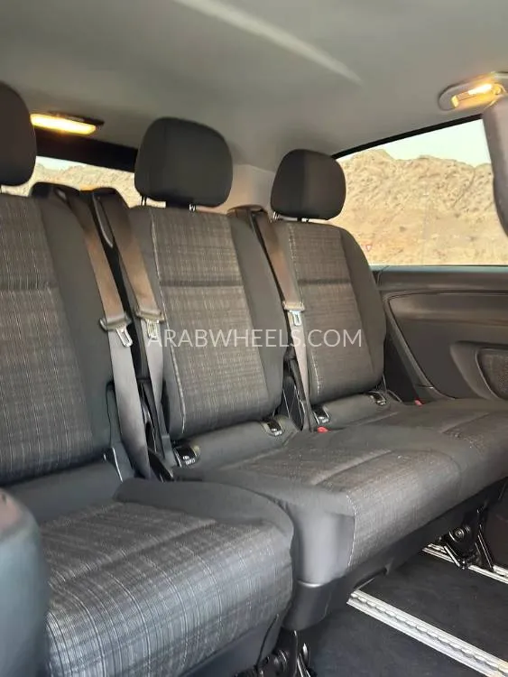 Mercedes Benz V Class 2018 for Sale in Abu Dhabi Image-3